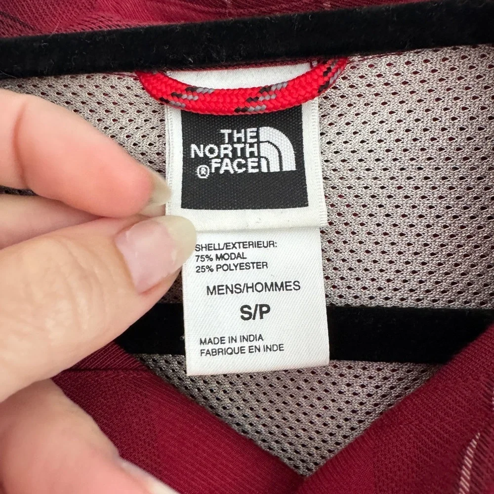 Men’s North Face red/black striped button down shirt size Small
